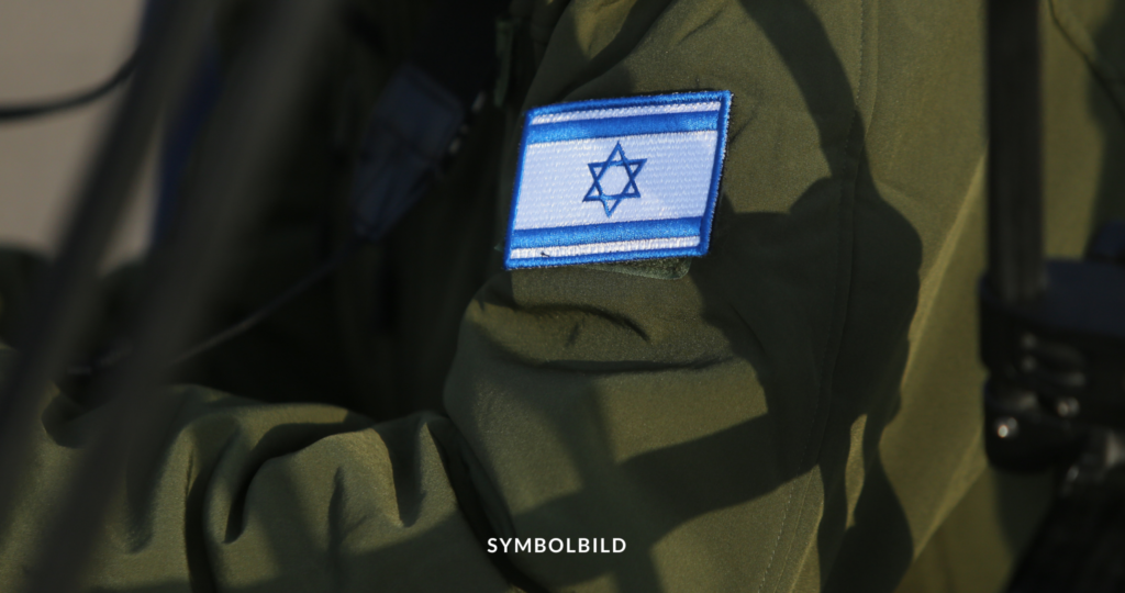 Das Bild zeigt einen Soldaten in israelischer Uniform. Israel Symbolbild