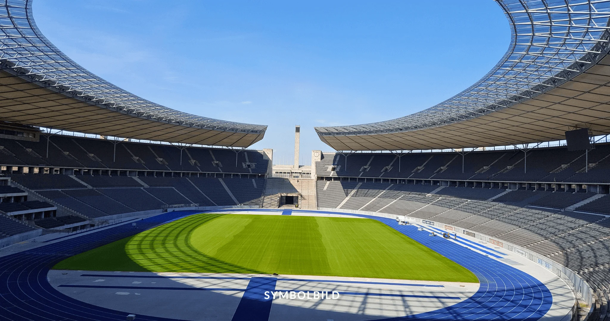 Das Bild zeigt das Berliner Olympiastadion. Hier findet das Spiel Niederlande gegen die Türkei statt. Merih Demiral Berlin Symbolbild