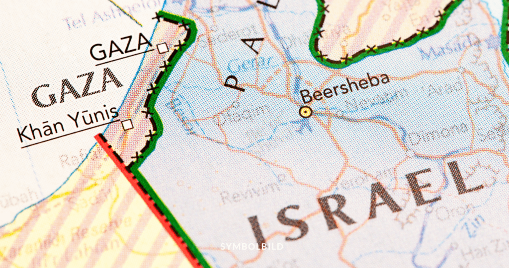 Das Bild zeigt einen Ausschnitt einer Karte, die sich auf ein geografisches Gebiet mit der Bezeichnung „ISRAEL“ konzentriert. Sichtbare Orte sind unter anderem „Gaza“, „Khan Yunis“ und „Beersheba“. Es gibt auch Linien, die Grenzen oder Straßen darstellen. SYMBOLBILD Israel Geiseldeal